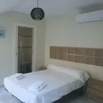 Edificio Vicente Apartament *